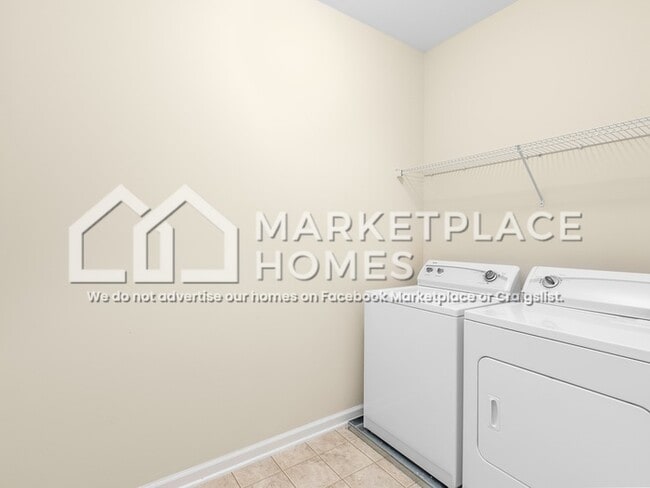 Building Photo - 533 Panorama Park Pl