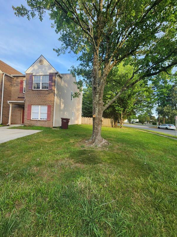 Building Photo - 125 Horse Run Dr
