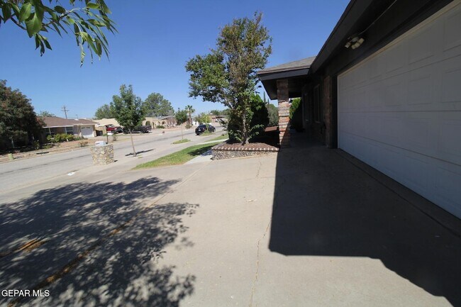 Building Photo - 19014 Armington Dr