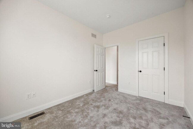 Building Photo - 607 Pony Ln