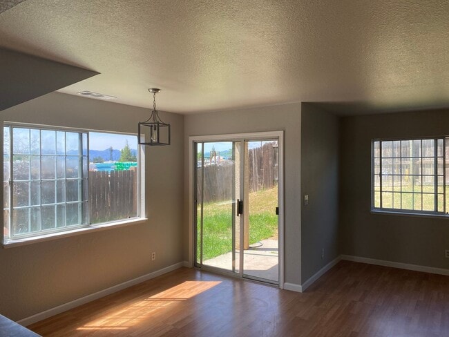 Building Photo - 4228 Stonewalk Ct