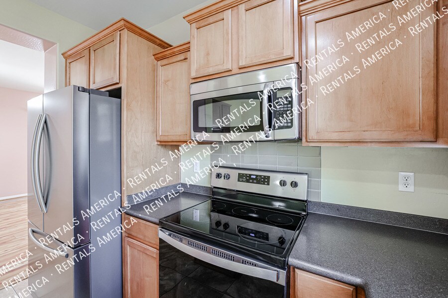 Building Photo - 2127 W Monte Cristo Ave