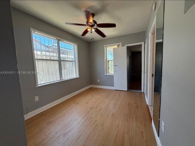 Building Photo - 405 NW 64th St