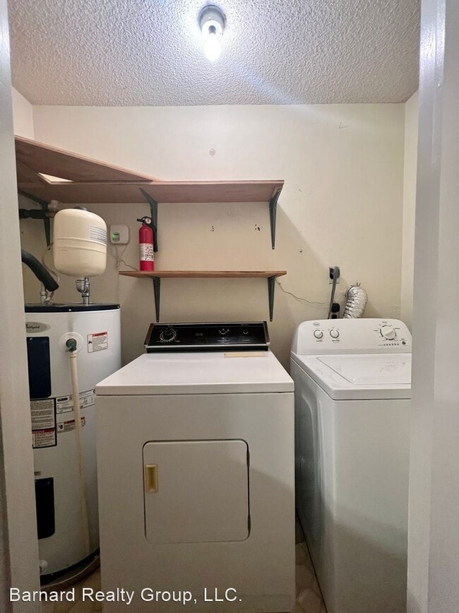 Building Photo - 2 br, 1 bath House - 402 Fredericksburg #1...