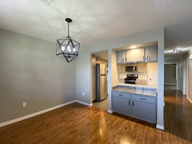 Building Photo - 1BR/1BATH - Ground Floor Condo - NO PETS