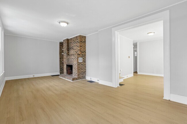 Building Photo - 157 S Eureka Ave