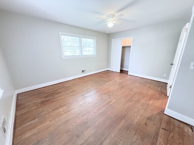 Building Photo - 103 Clarendon Dr