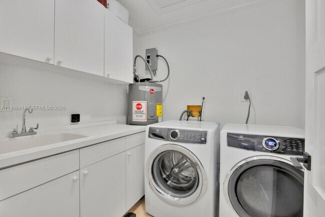 Building Photo - 6140 SW 90th St