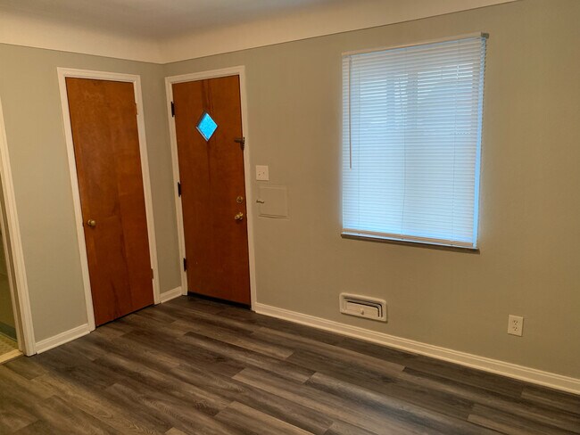 Building Photo - 4231 Harvest Ln
