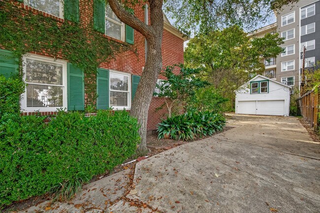 Building Photo - 7128 Staffordshire Blvd