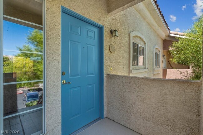 Building Photo - 353 Amber Pine St