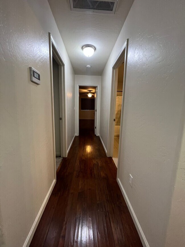 Building Photo - Beautiful  4-bedroom, 2-bathroom home in Fresno with Solar