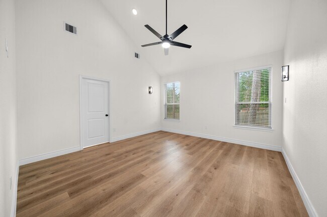 Building Photo - 206 Elianne Lace Ct