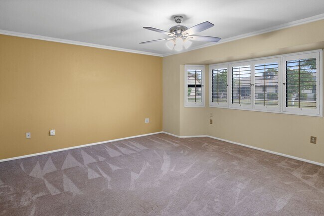 Building Photo - Your Oasis Awaits!