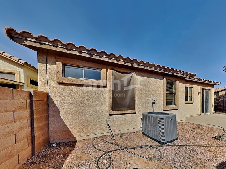 Building Photo - 8953 E Capri Ave