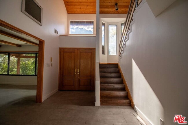 Building Photo - 11619 Lerdo Ave