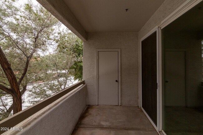 Building Photo - 11375 E Sahuaro Dr