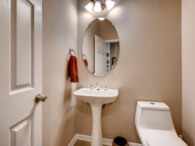 Building Photo - 10217 Medinah Greens Dr