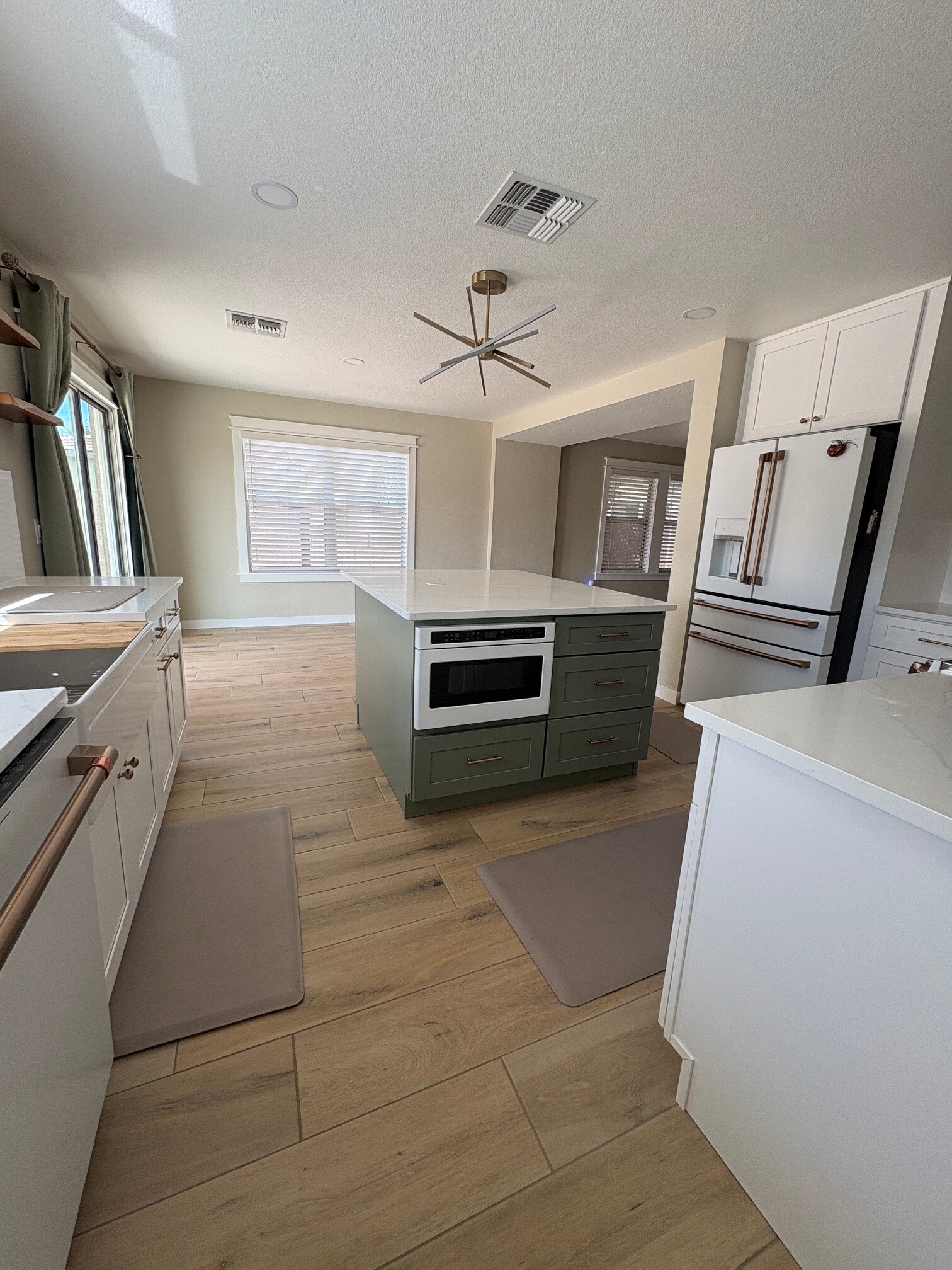 Building Photo - 10552 S Sunshower Way