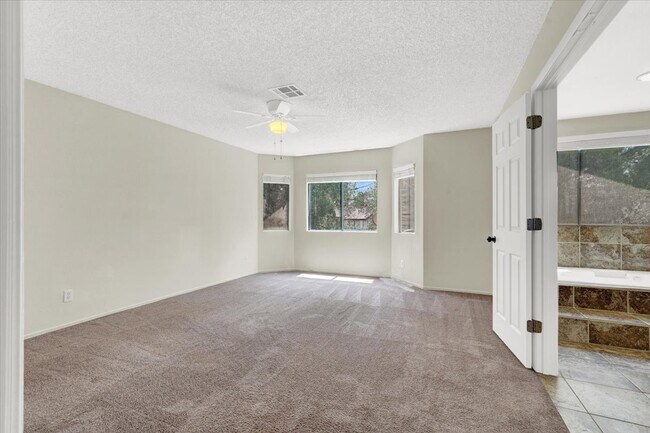 Building Photo - 8921 Beach Front Dr