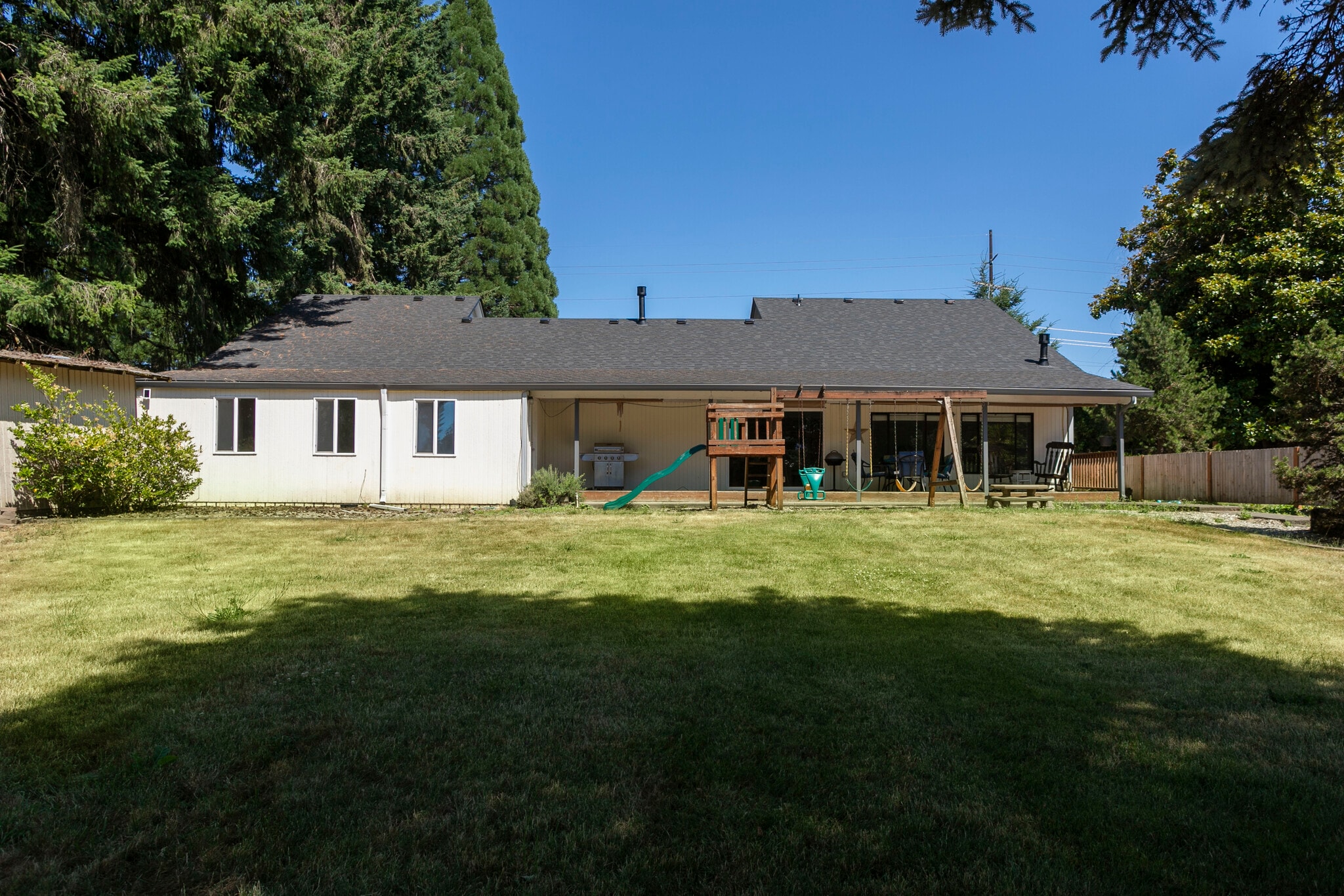 Building Photo - 23600 NE 10th Ave