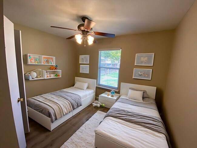 Building Photo - Charming and Spacious Home in a Quiet and ...