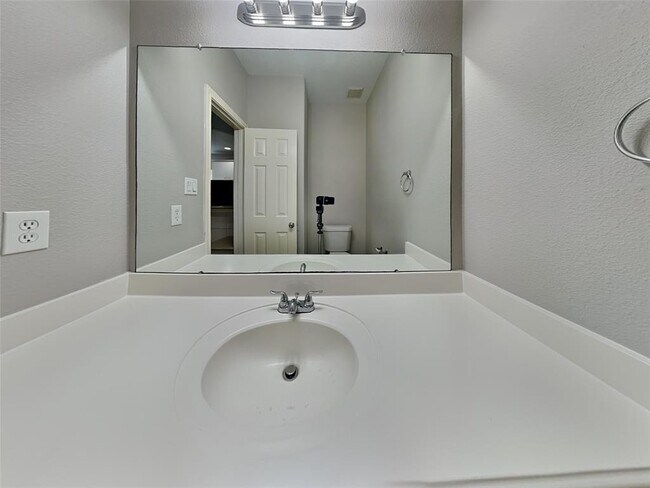 Building Photo - 13147 S Bellaire Estates Dr