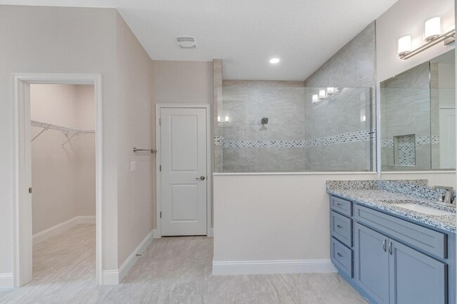 Building Photo - 5 Eastvue Pl