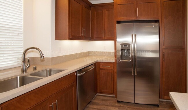 Building Photo - 202 9th St