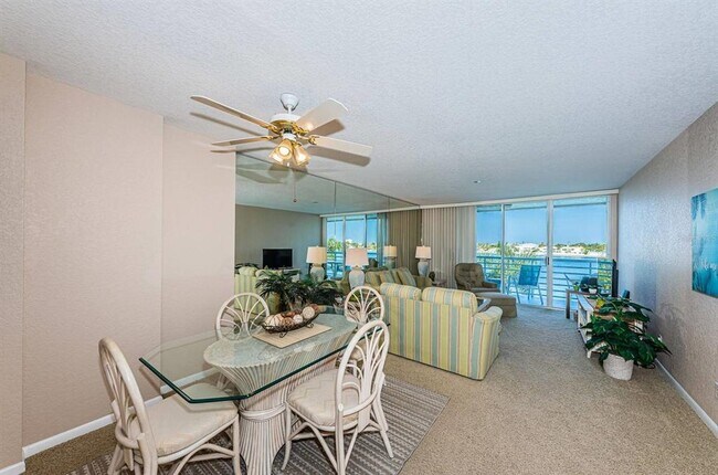 Building Photo - 6093 Bahia Del Mar Cir N