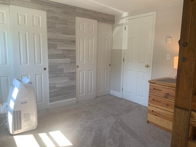 Building Photo - 508 Piscassic St