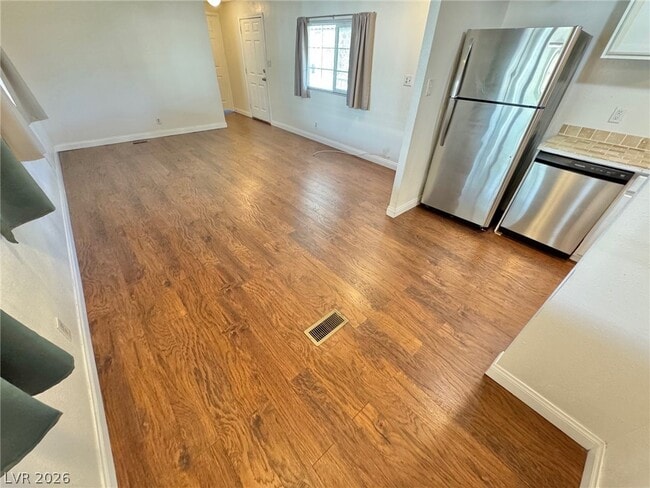 Building Photo - 5239 Ocala Ln