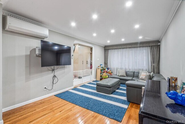 Building Photo - 95-25-95-67 67th Ave