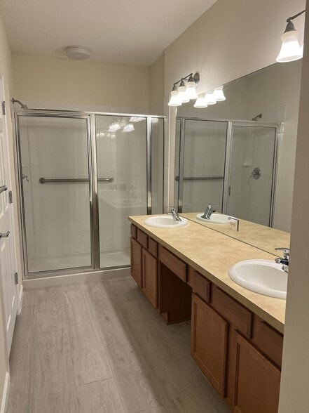 Building Photo - 2128 River Turia Cir
