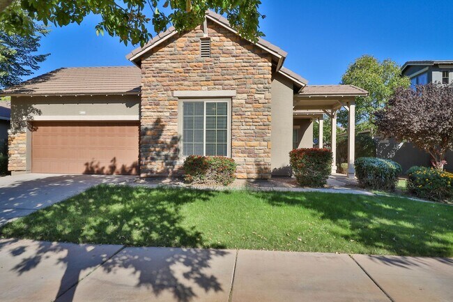 Building Photo - Beautiful Gilbert 4BR/2BA w/ RV Gate, Cove...