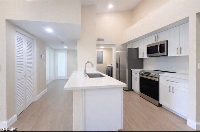 Building Photo - 4122 Residence Drive