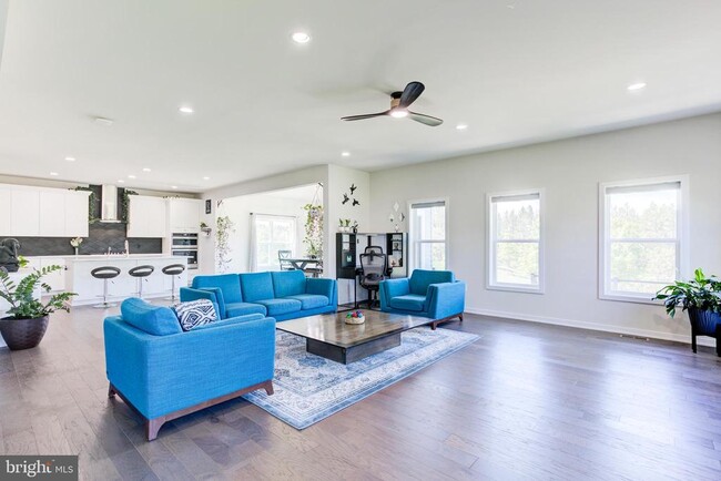 Building Photo - 41355 Tarragon Leaf Dr