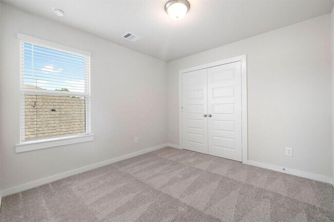 Building Photo - 12907 Royal Ann Wy