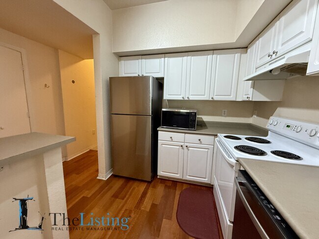 Building Photo - 402 S Armenia Ave