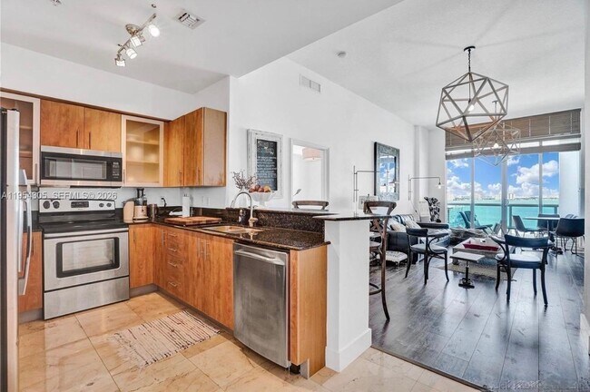 Building Photo - 7900 Harbor Island Dr