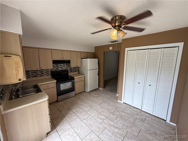 Building Photo - 7630 W Homosassa Trail