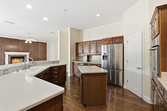 Building Photo - Ivy Park Brick Home 4 bedroom 3 1/2 baths