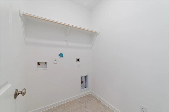 Building Photo - 21650 Lampeter River Ln