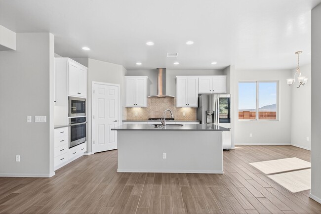 Building Photo - King Ranch