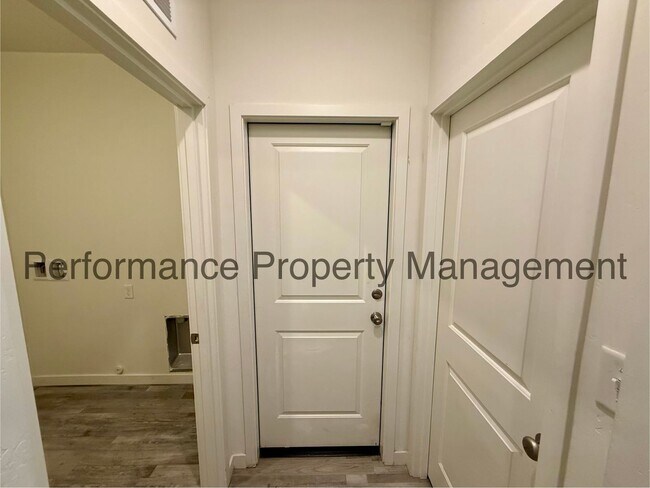 Building Photo - 6500 Rugby Ct