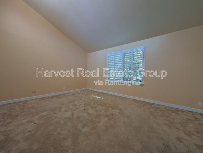 Building Photo - 1155 Holly St