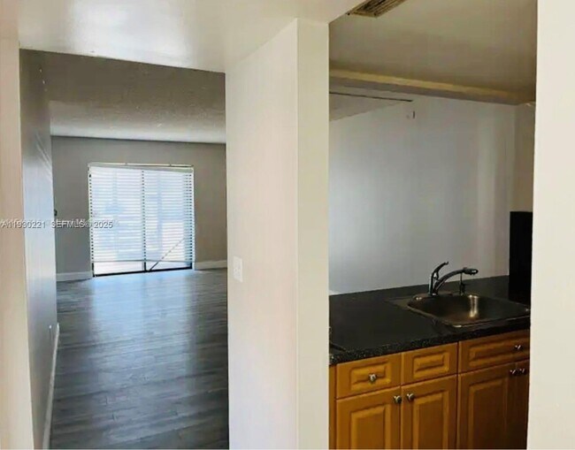 Building Photo - 851 NE 207th Terrace