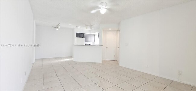 Building Photo - 3380 Pinewalk Dr N