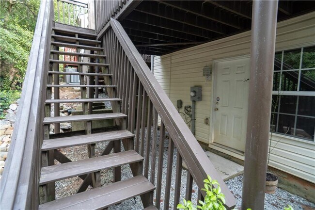 Building Photo - 9155 Nesbit Ferry Rd