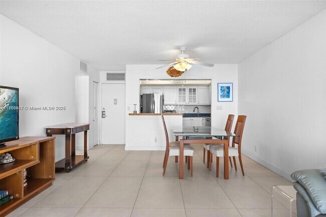 Building Photo - 2201 S Ocean Dr